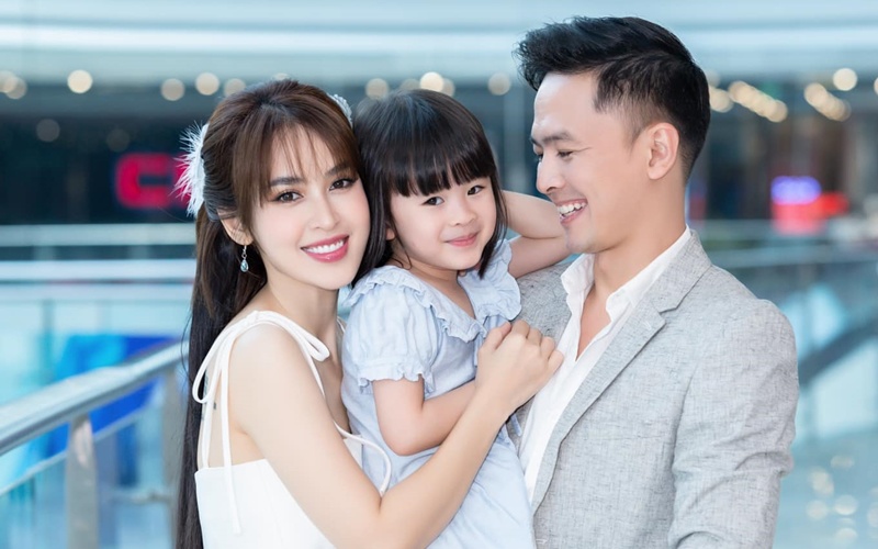 Sốc visual mỹ nam có nụ cười tươi nhất Việt Nam, hút 12 triệu view vì nhan sắc đẹp ăn đứt sao Hoa - Hàn