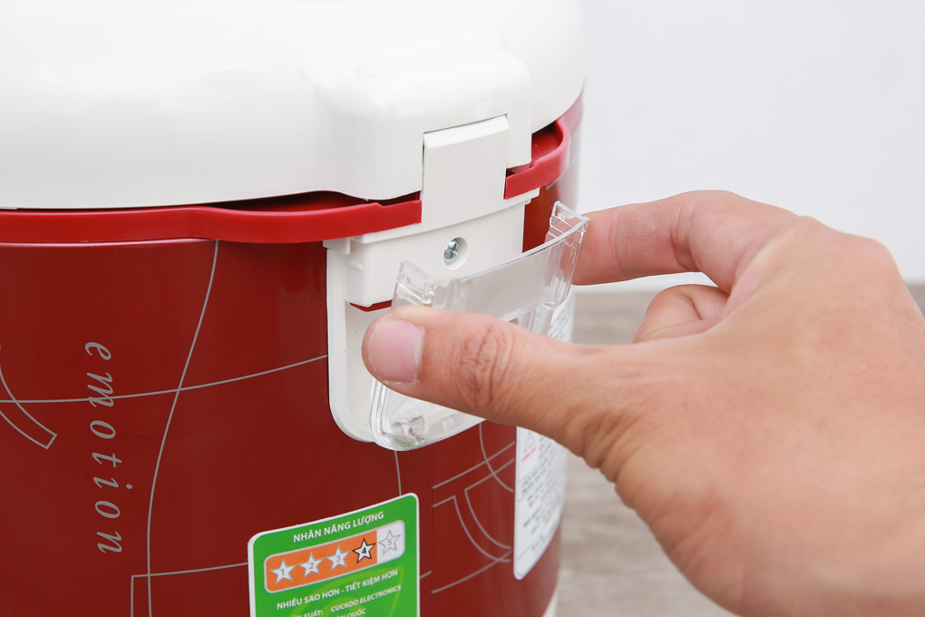 Vì sao nồi cơm điện thường có nắp hứng nước ở thân nồi?