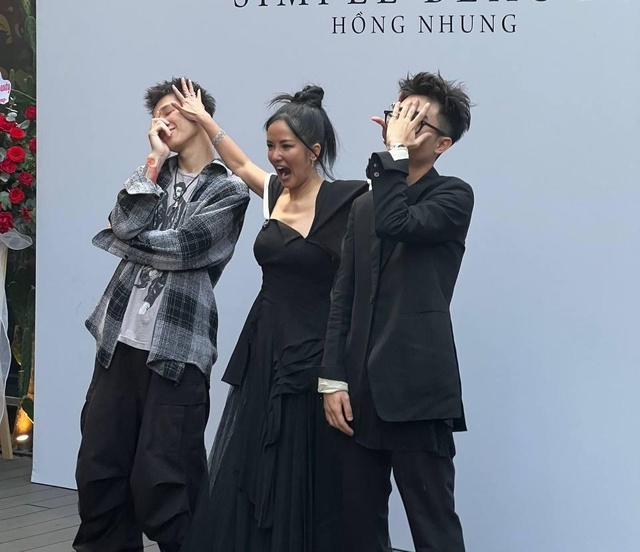 Diva Hồng Nhưng từng nhiều lần ủng hộ MCK trước đây