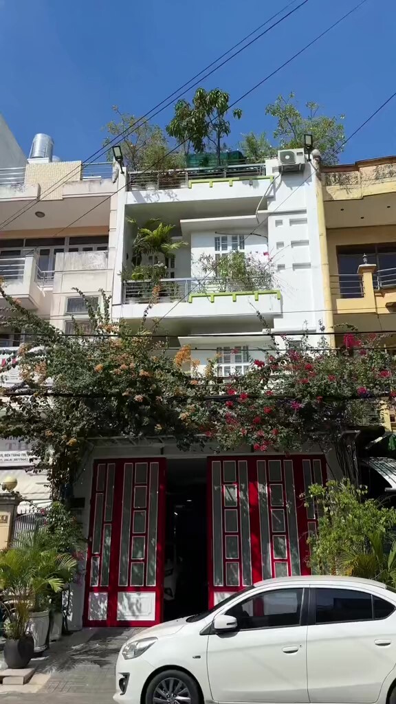 Mắc cỡ giùm tiểu thư Việt chi 200 triệu dao kéo: Diễn xuất thua cả AI, xem Ngu Thư Hân còn thấy hay hơn