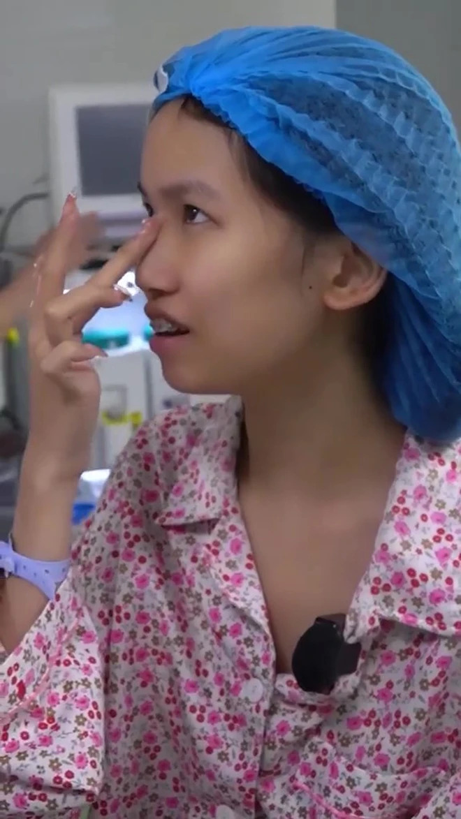 Mắc cỡ giùm tiểu thư Việt chi 200 triệu dao kéo: Diễn xuất thua cả AI, xem Ngu Thư Hân còn thấy hay hơn