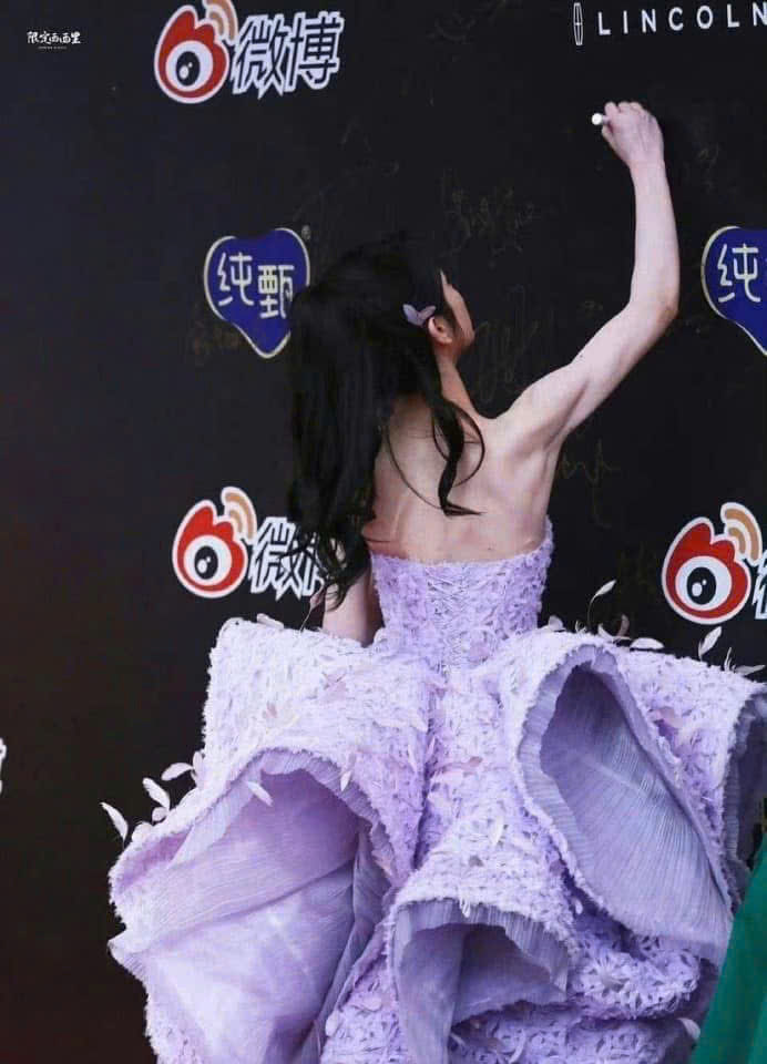 Ai mà ngờ Go Youn Jung lại cơ bắp cỡ này!