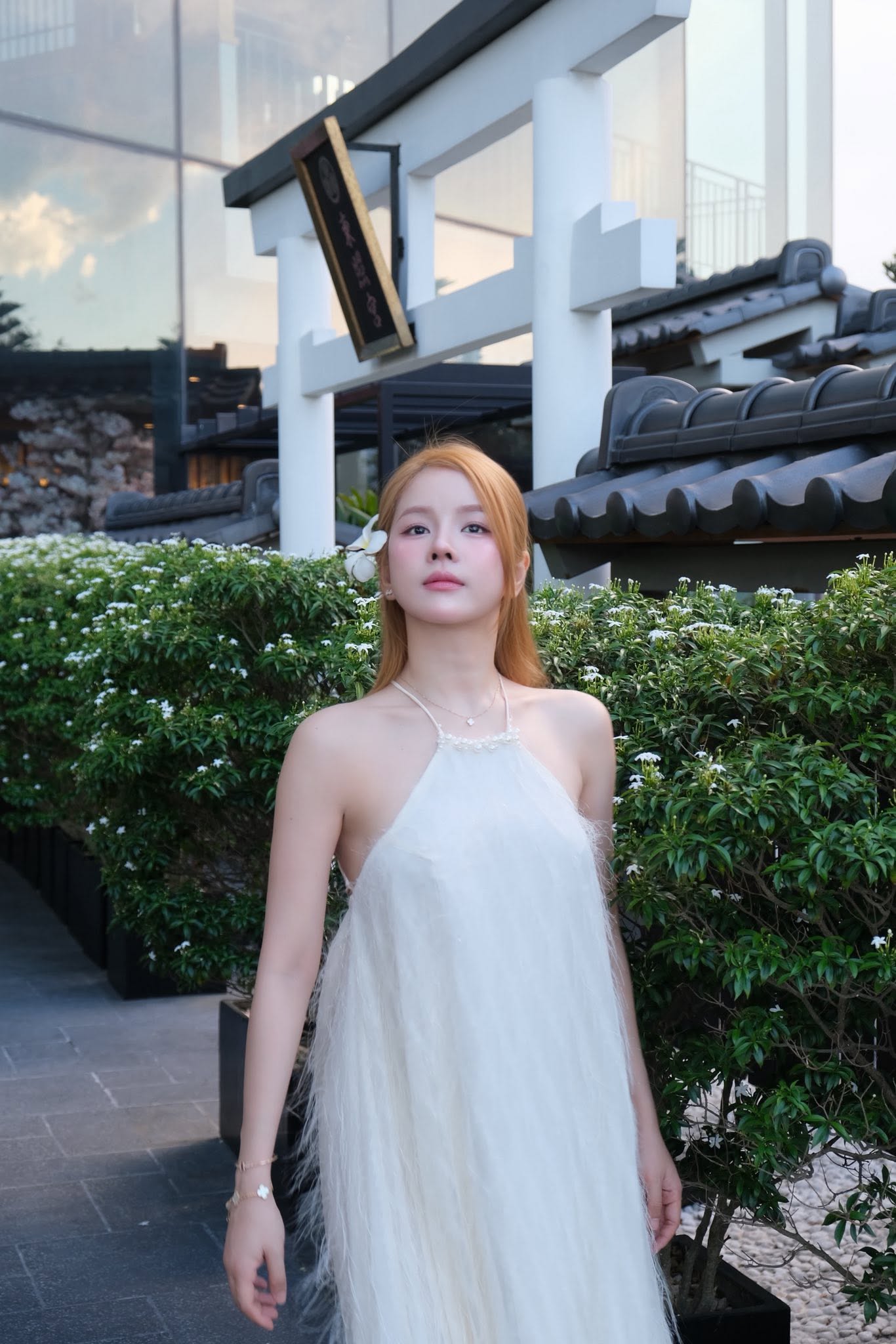 Mỹ nhân Vbiz 31 tuổi mặt nhỏ xinh như búp bê, lần nào lên đồ đi biển cũng đẹp 