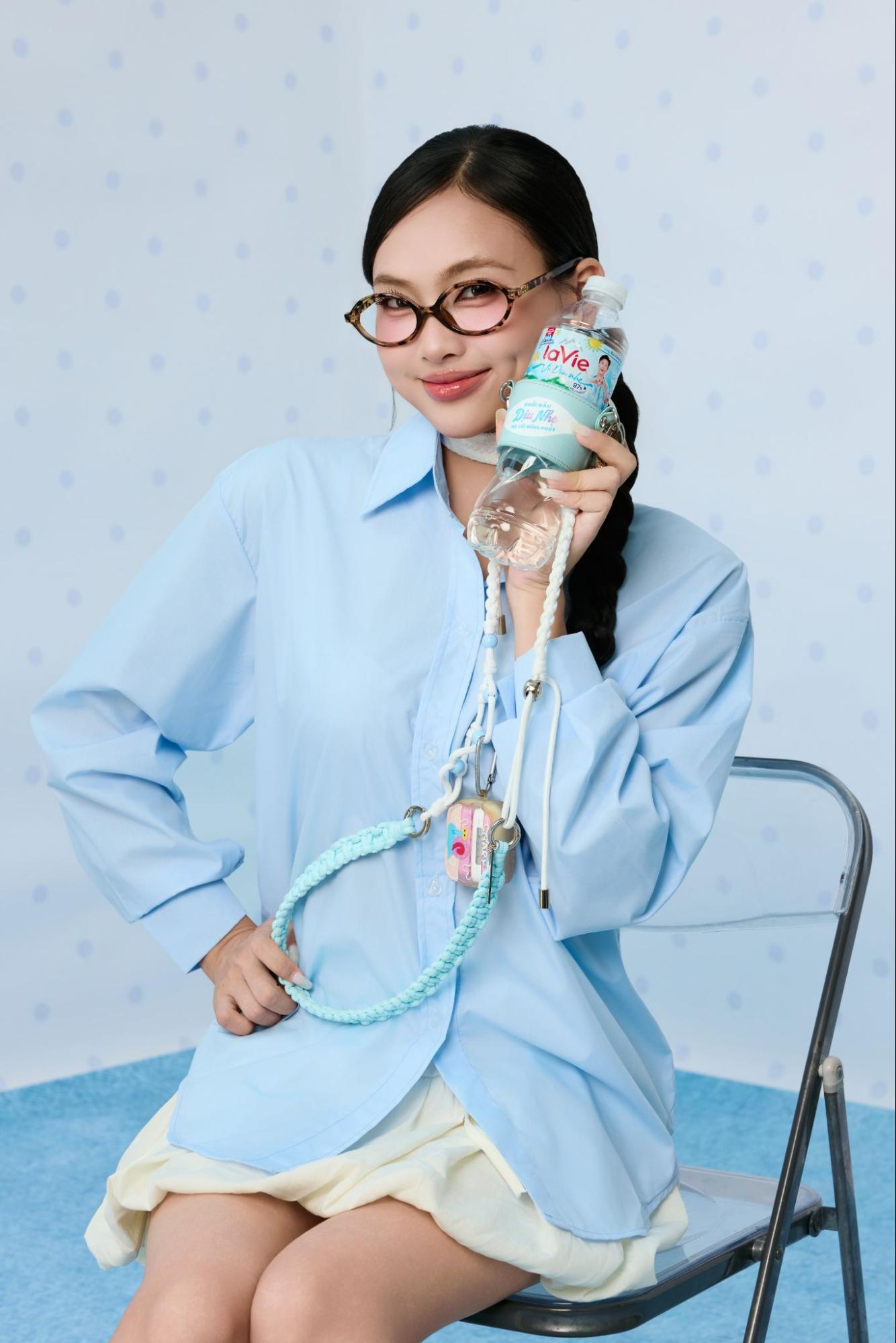Việc duy trì thói quen uống nước khoáng đều đặn chính là bước khởi đầu đơn giản nhưng mang lại hiệu quả to lớn cho cả vóc dáng lẫn tâm trí.