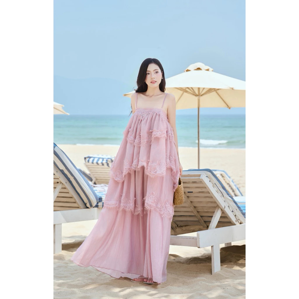 Mỹ nhân Việt lên đồ đi ăn cưới gây sốt MXH, được cõi mạng nhận xét là 