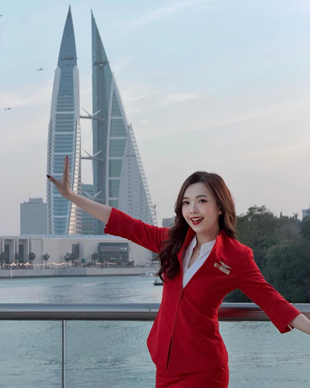 Mabel hiện tại vẫn gắn bó với công việc tiếp viên hàng không.