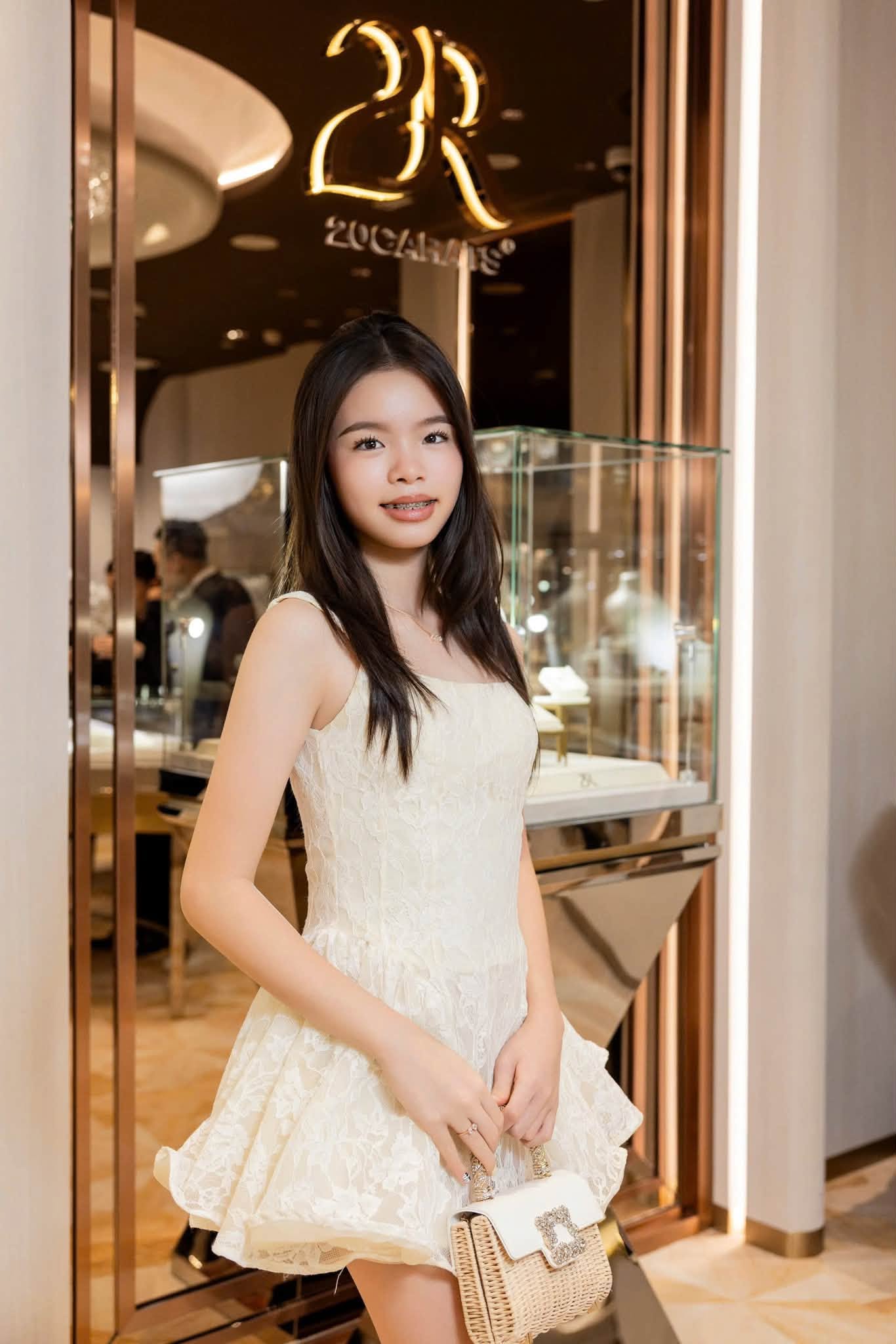 Nhan sắc của con gái cặp sao Việt 