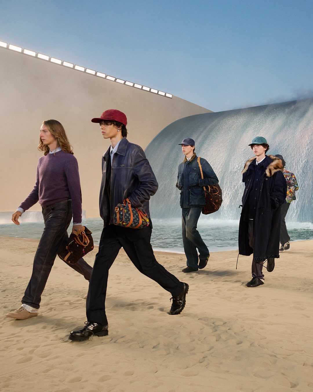 Louis Vuitton dính chỉ trích dữ dội vì xây bãi biển khổng lồ như trêu ngươi giữa lúc dân Pháp đang 