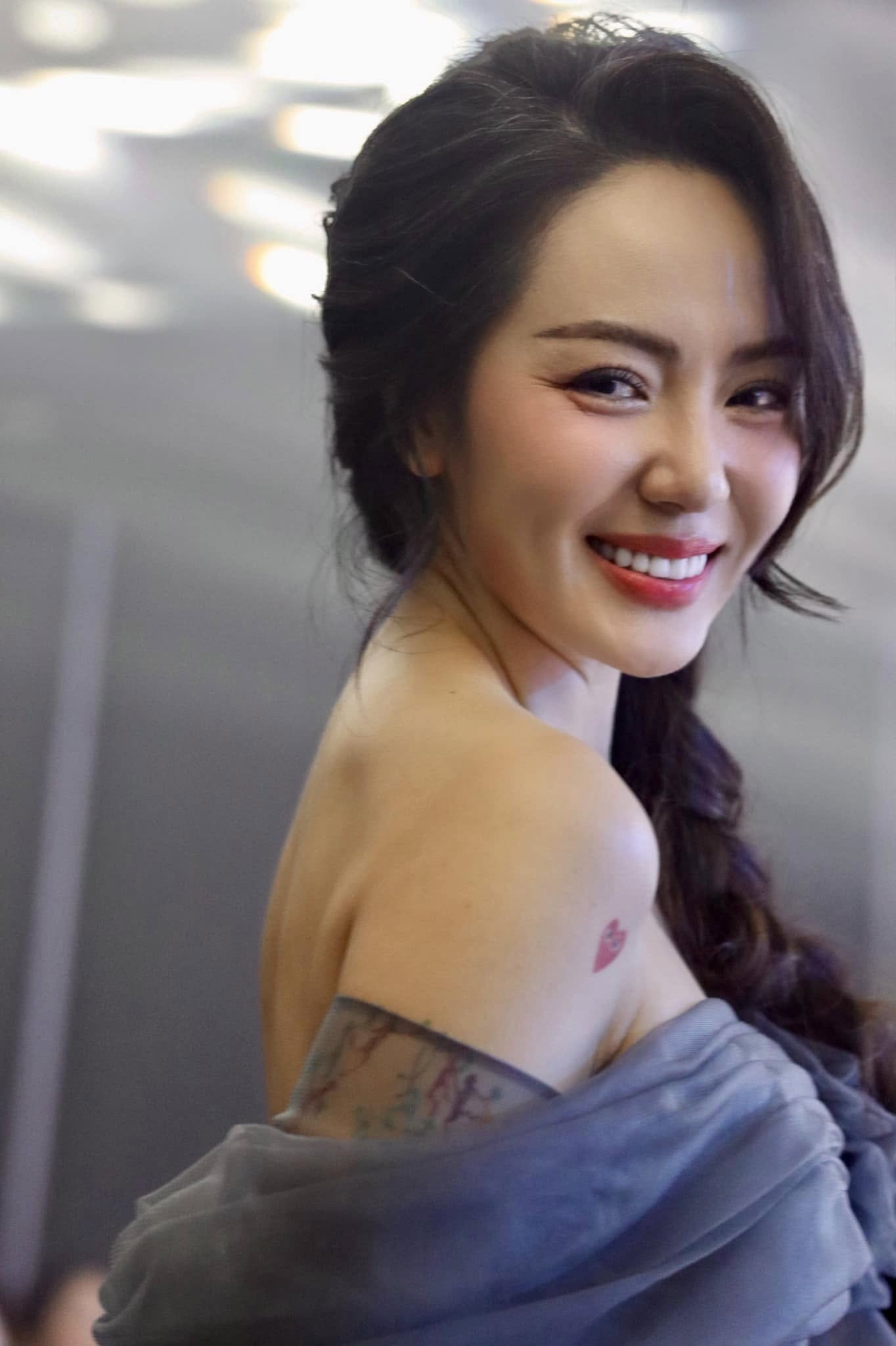 Phương Linh bắt đầu được biết đến rộng rãi sau khi giành giải Nhì dòng nhạc nhẹ tại Sao Mai 2005