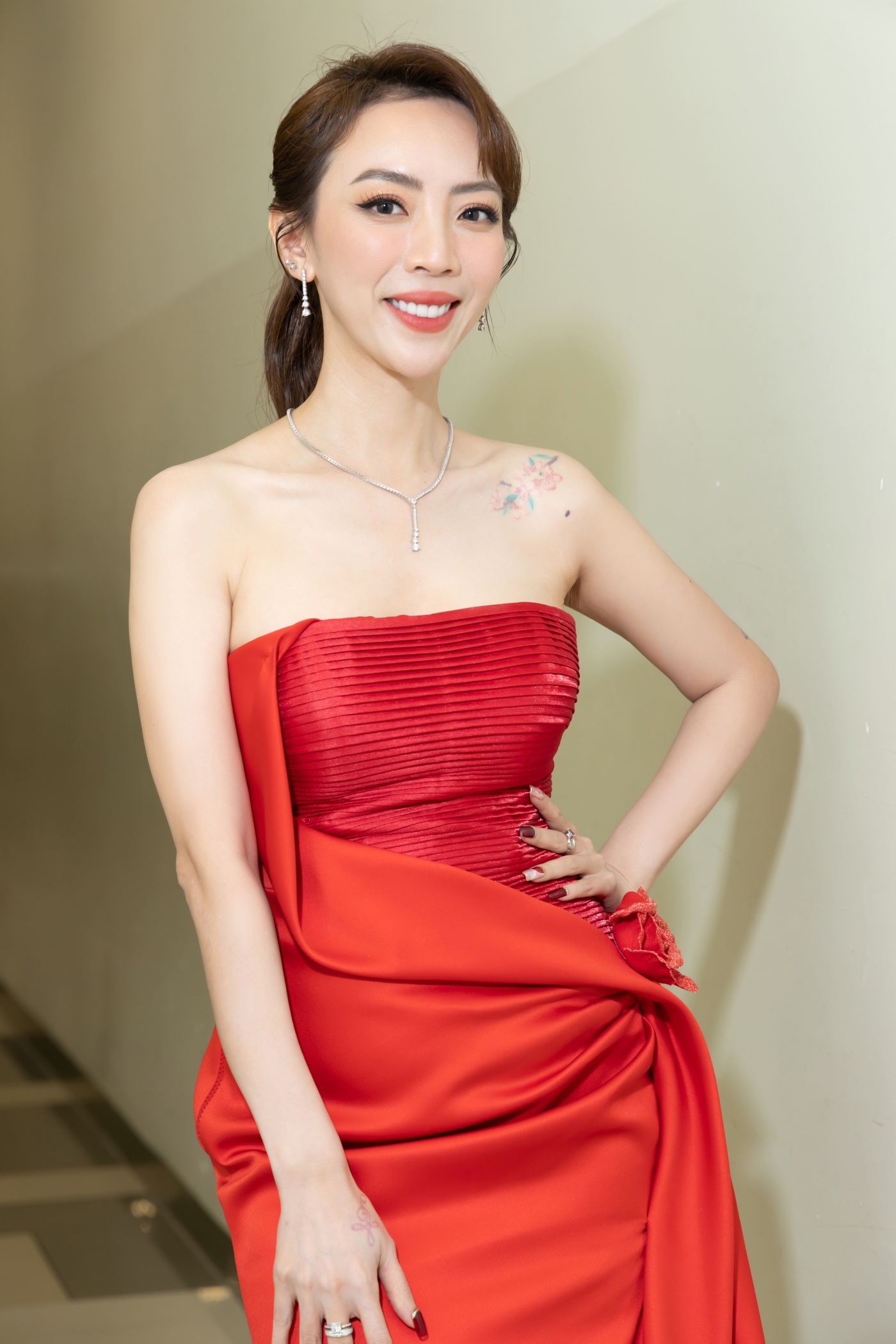 Nữ diễn viên Việt bị đuổi khỏi sân khấu vì “quá xấu”, mang danh Hoa hậu nhưng không ai công nhận bây giờ ra sao?