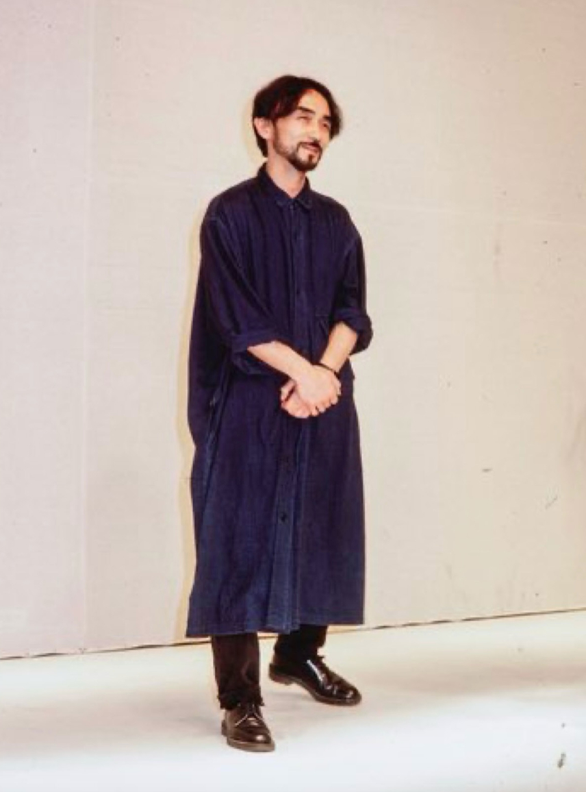  Yohji Yamamoto năm 1984.