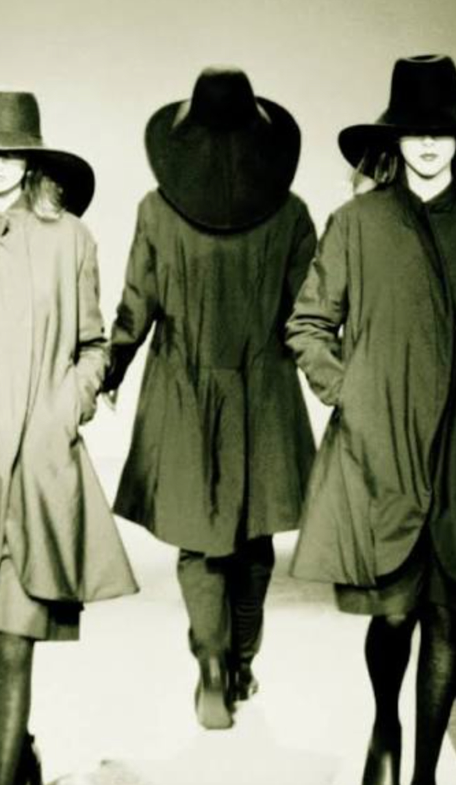 Ông cụ tóc bạc bước đi chậm rãi viral nhất Paris: Bậc thầy của Rick Owens, khiến cả thế giới nhìn màu đen theo một cách khác