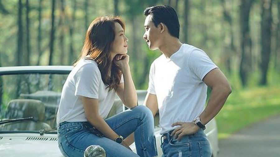 Mỹ nam quê Cà Mau suốt 9 năm vướng tin hẹn hò đàn chị hạng A, bị tóm được về Đà Nẵng ra mắt gia đình dịp Tết