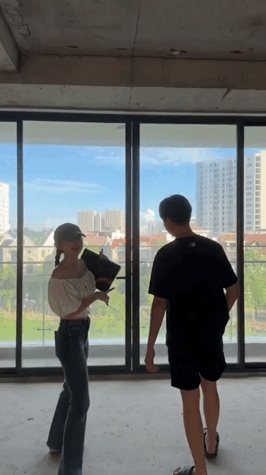 Cô dâu viral TikTok khoe nhà tân hôn mới tậu: Có thang máy lên tận cửa, view tầng thượng nhìn thẳng Landmark 81