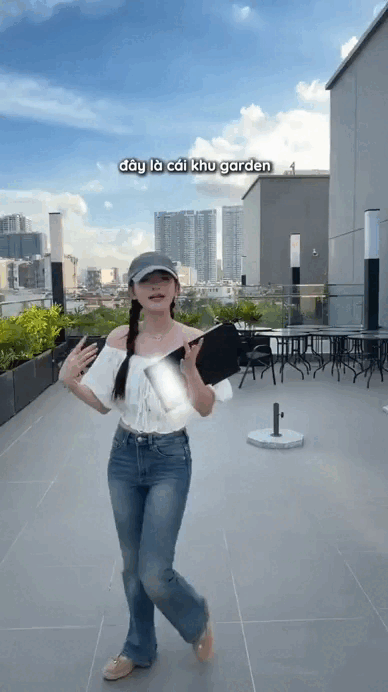 Cô dâu viral TikTok khoe nhà tân hôn mới tậu: Có thang máy lên tận cửa, view tầng thượng nhìn thẳng Landmark 81