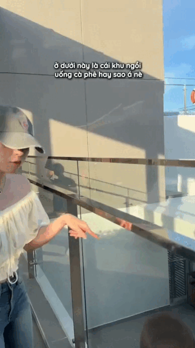 Cô dâu viral TikTok khoe nhà tân hôn mới tậu: Có thang máy lên tận cửa, view tầng thượng nhìn thẳng Landmark 81
