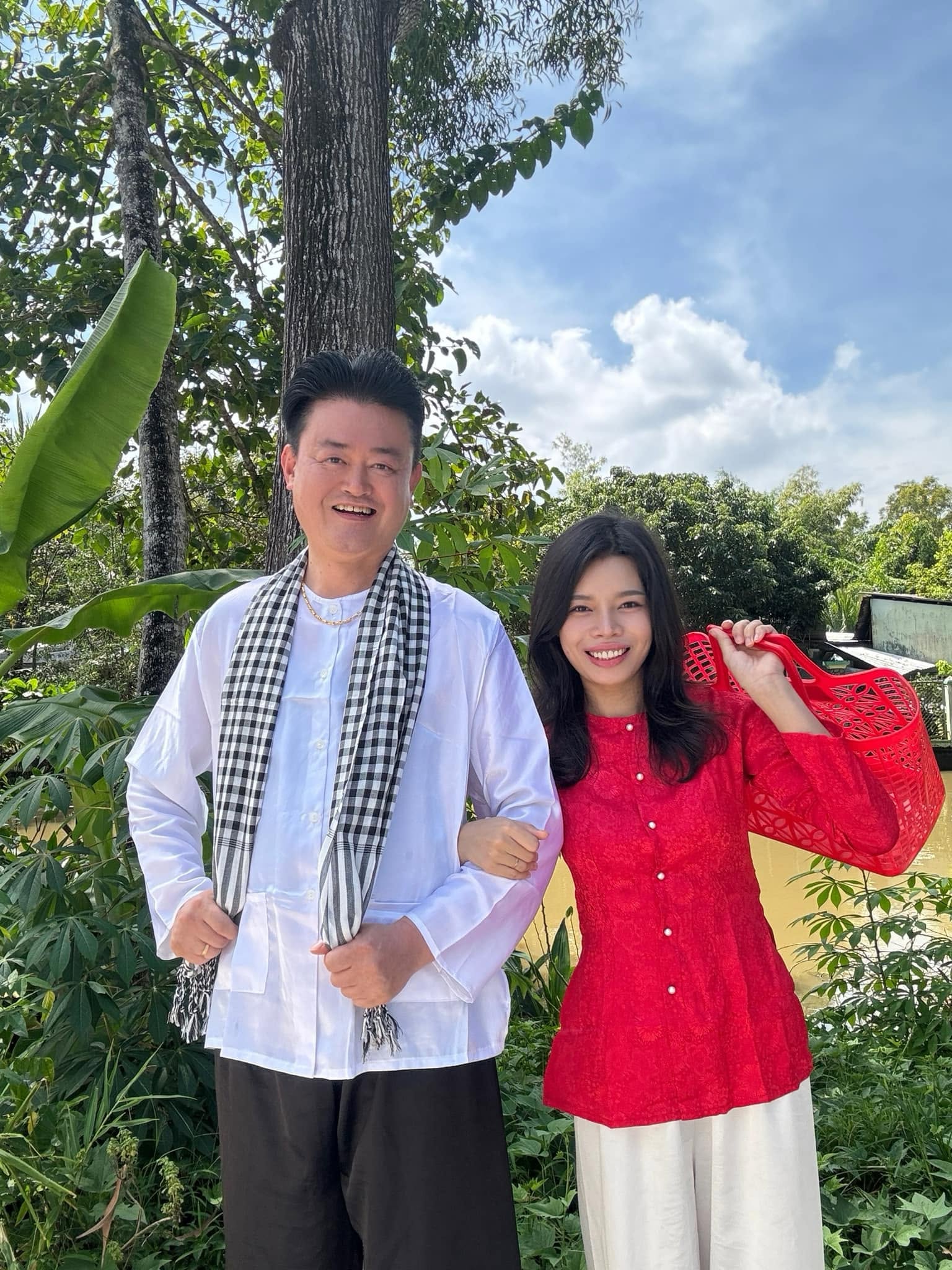 Thu Thảo và chồng Hàn Quốc.