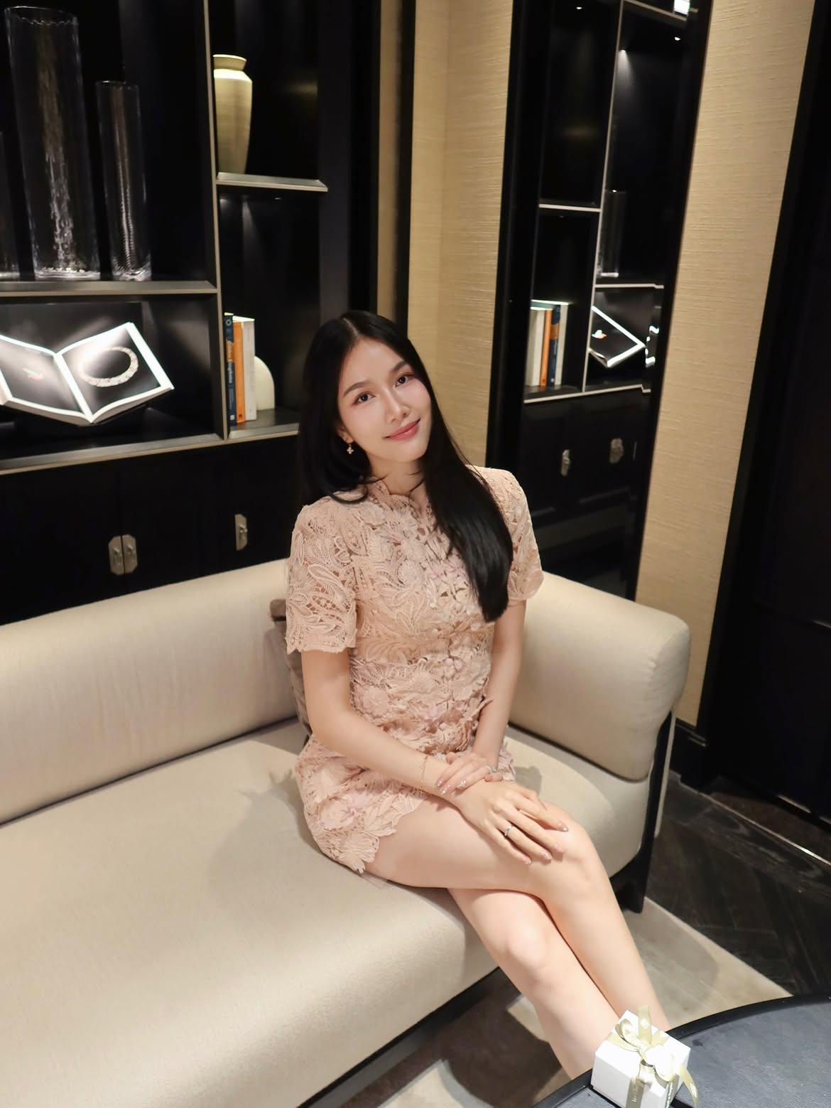 Nữ giảng viên RMIT cao 1m77: Xinh đẹp có thừa, phong cách được ví như 