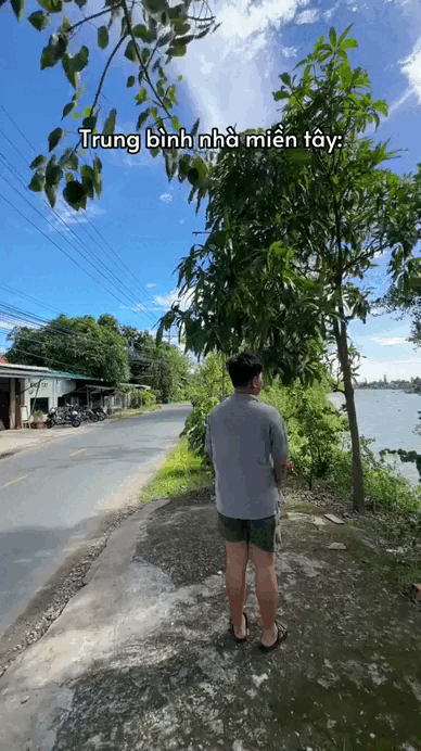 Căn nhà miền Tây gây choáng ngợp với diện tích rộng rãi, nhiều chi tiết ở cổng nhà khiến người xem liên tưởng đến cổng chùa