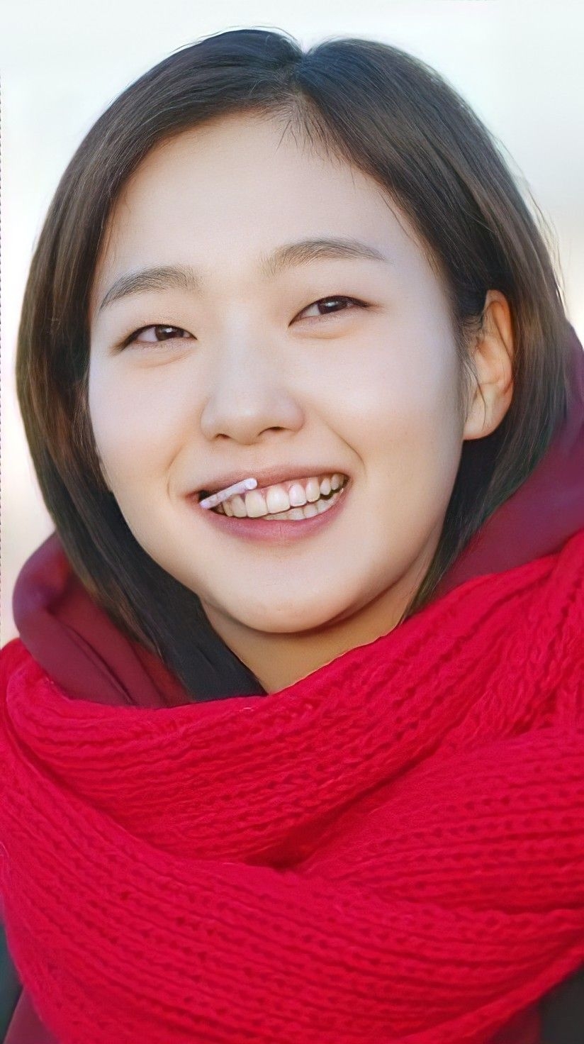 Vai diễn Ji Eun Tak trong Goblin gắn liền với tên tuổi của Kim Go Eun.