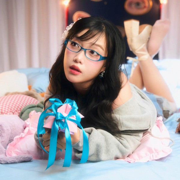 Chi Xê trong MV đầu tay Seenderella (Ảnh: Chi Xê)