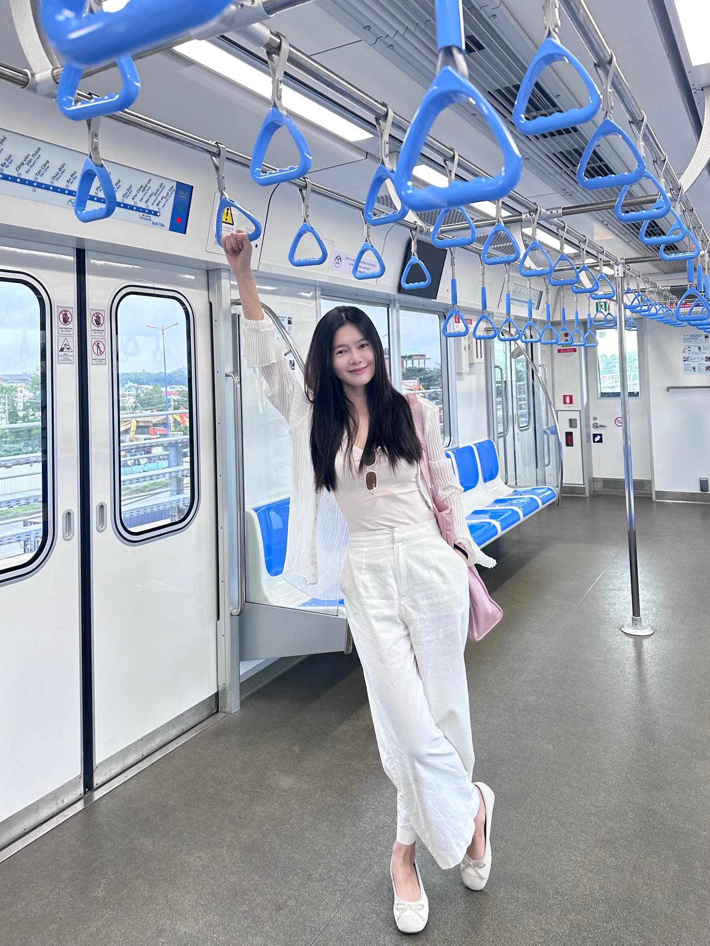 Người đẹp Vbiz niềng răng mà như thay mặt: Lột xác trọn vẹn từ nhan sắc đến phong cách thời trang