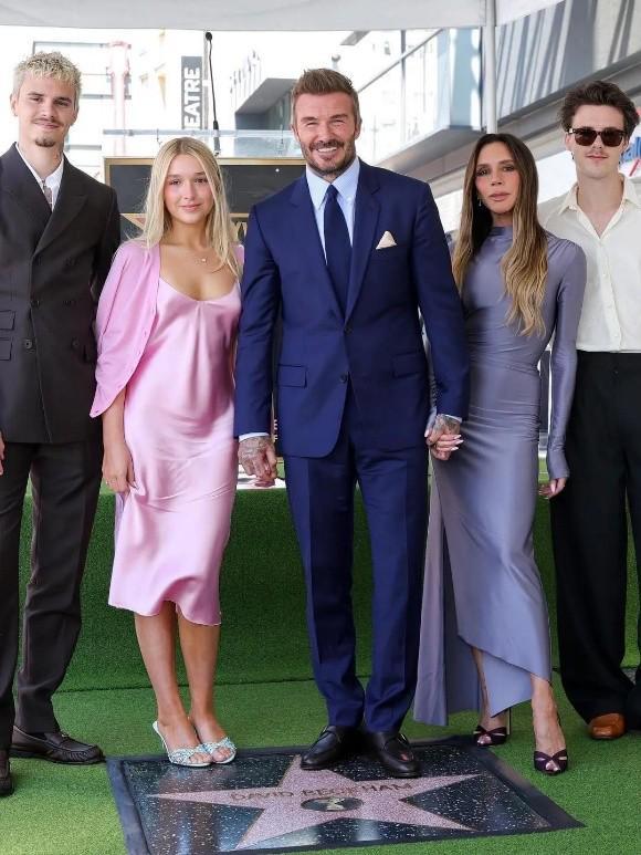 Khối tài sản của vợ chồng David Beckham đã vượt mức 1 tỷ bảng Anh (Nguồn: 163).