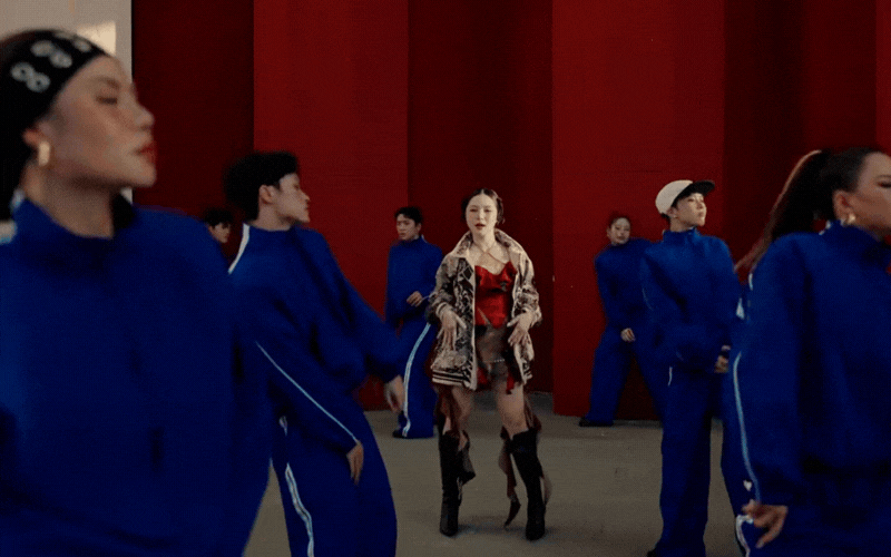Hương Tràm lặp lại công thức Hoàng Thuỳ Linh - Hoà Minzy, nhưng chưa đủ “wow”