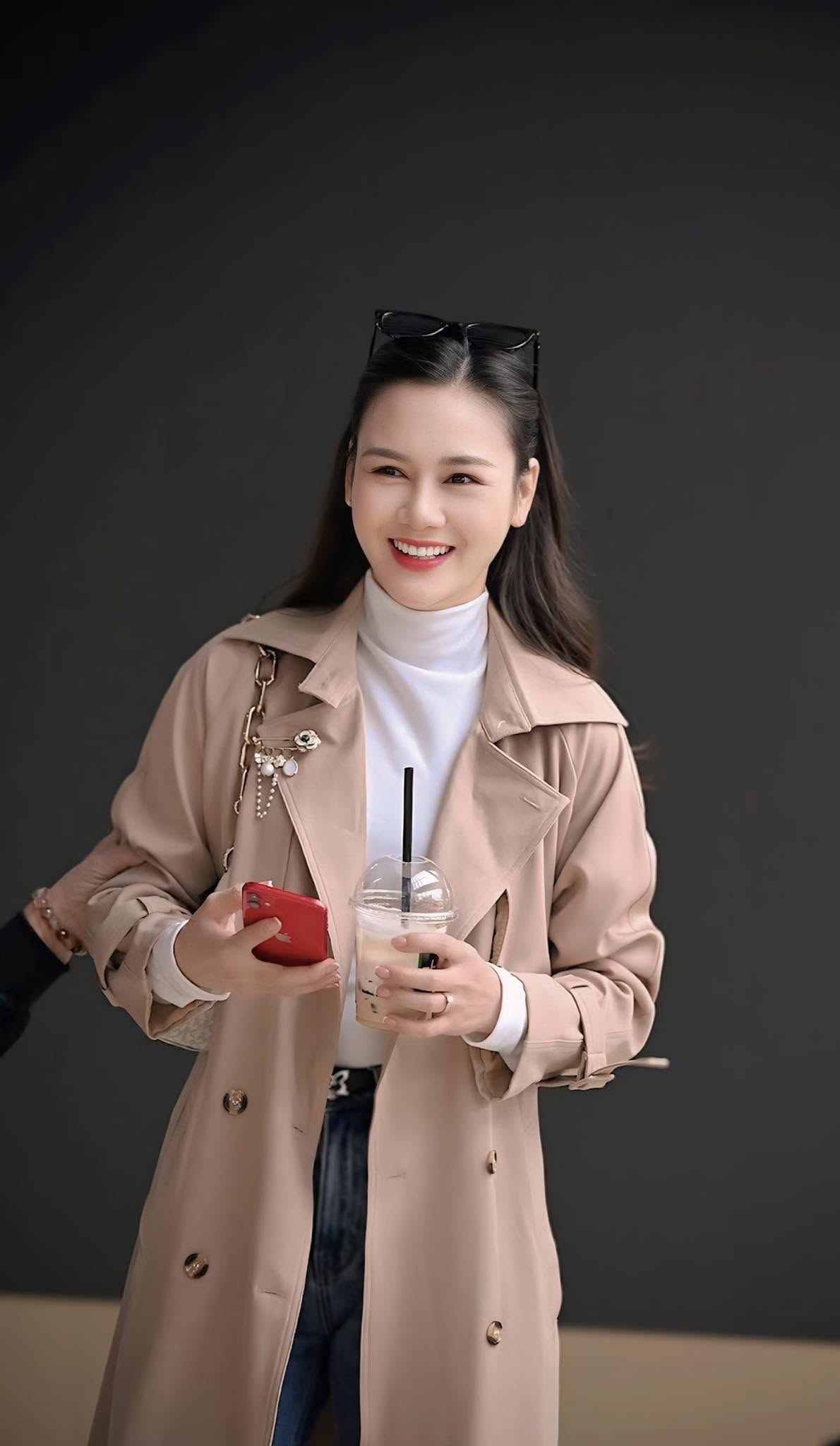 Mỹ nhân là nghịch lý visual của Vbiz: Đóng phim nào cũng quê mùa kém sắc, ngoài đời đẹp điên đảo chẳng ai dám chê