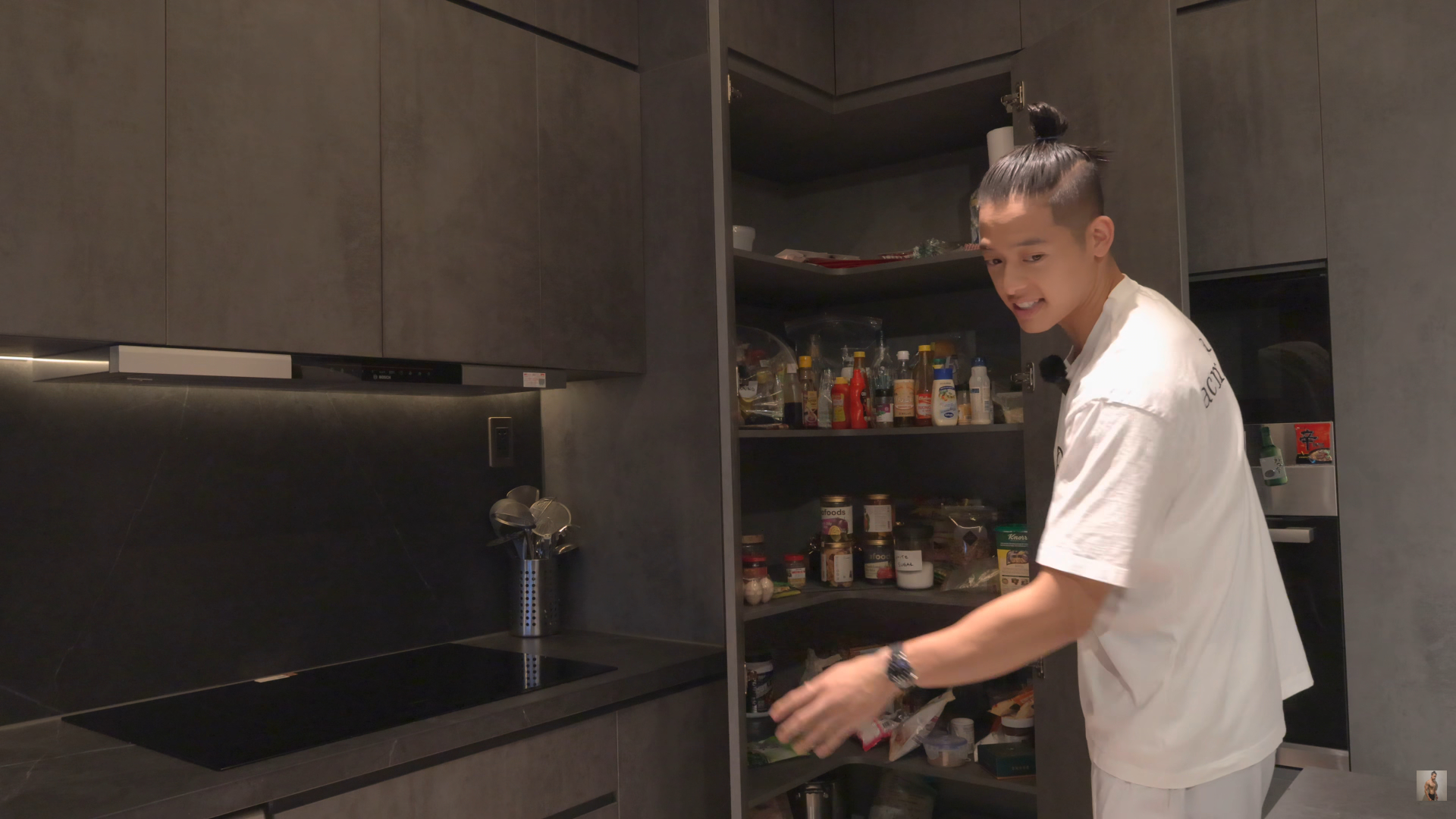 Tiểu thư Hà thành cưới chồng thạc sĩ: Sống trong penthouse 3 tầng, sang mà không phô, đẳng cấp hiện rõ trong từng góc nhà