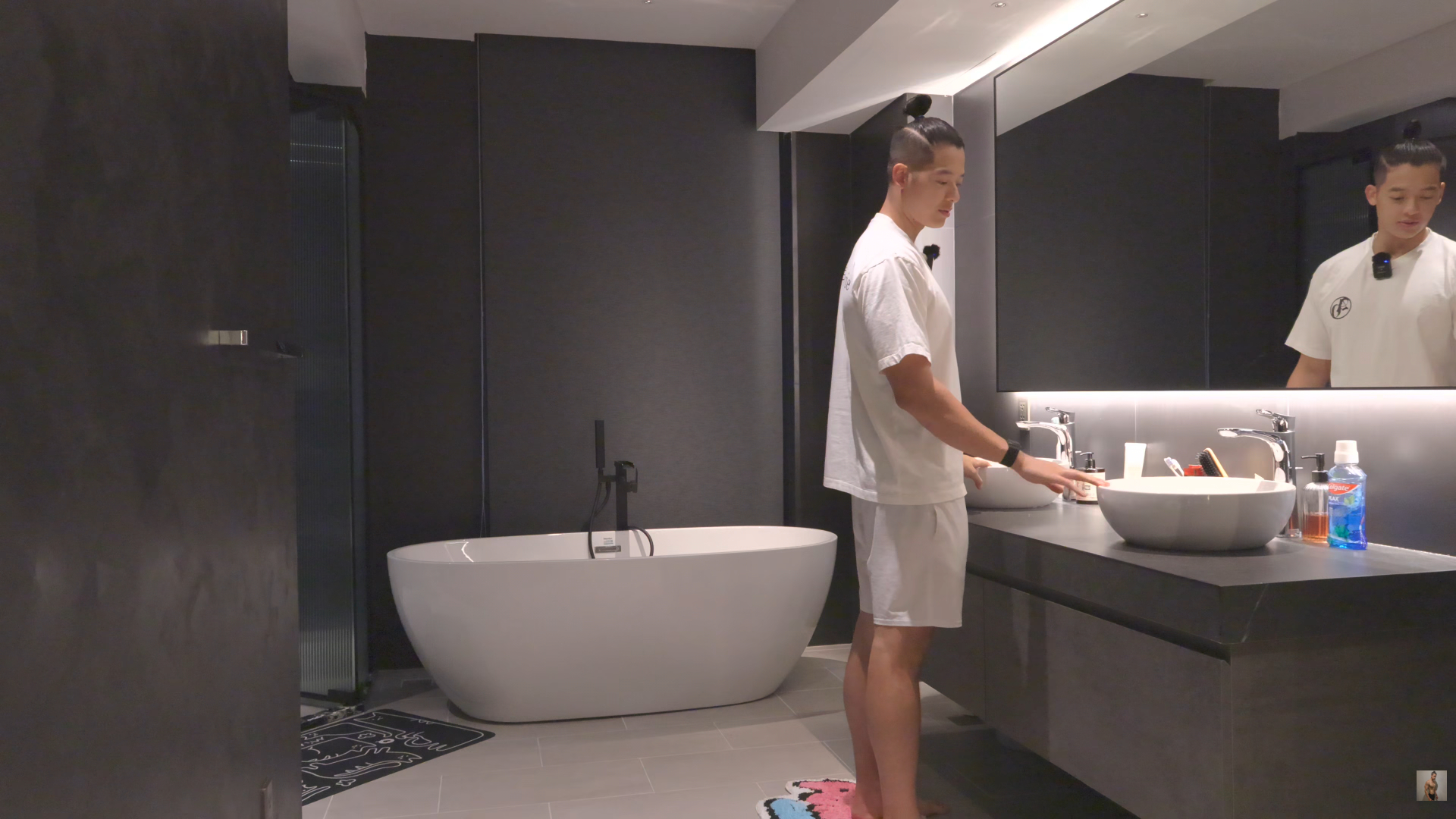 Tiểu thư Hà thành cưới chồng thạc sĩ: Sống trong penthouse 3 tầng, sang mà không phô, đẳng cấp hiện rõ trong từng góc nhà