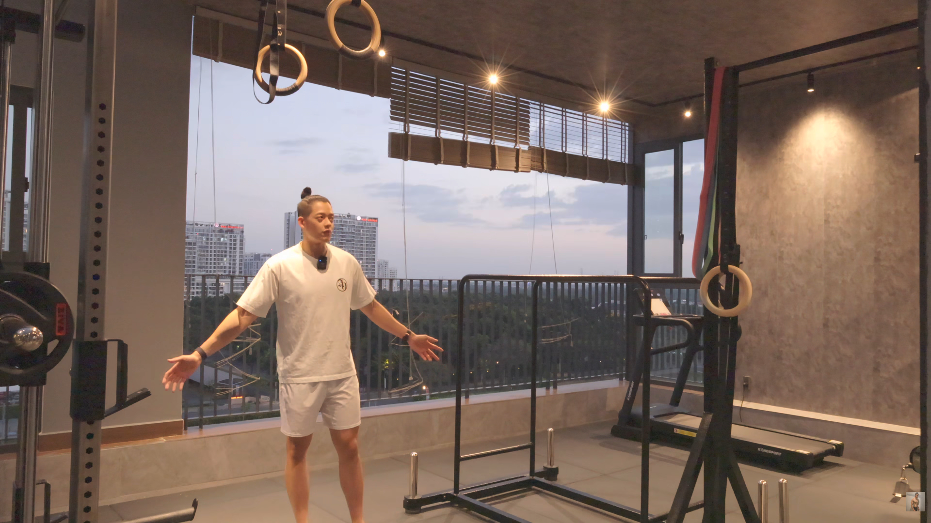 Tiểu thư Hà thành cưới chồng thạc sĩ: Sống trong penthouse 3 tầng, sang mà không phô, đẳng cấp hiện rõ trong từng góc nhà