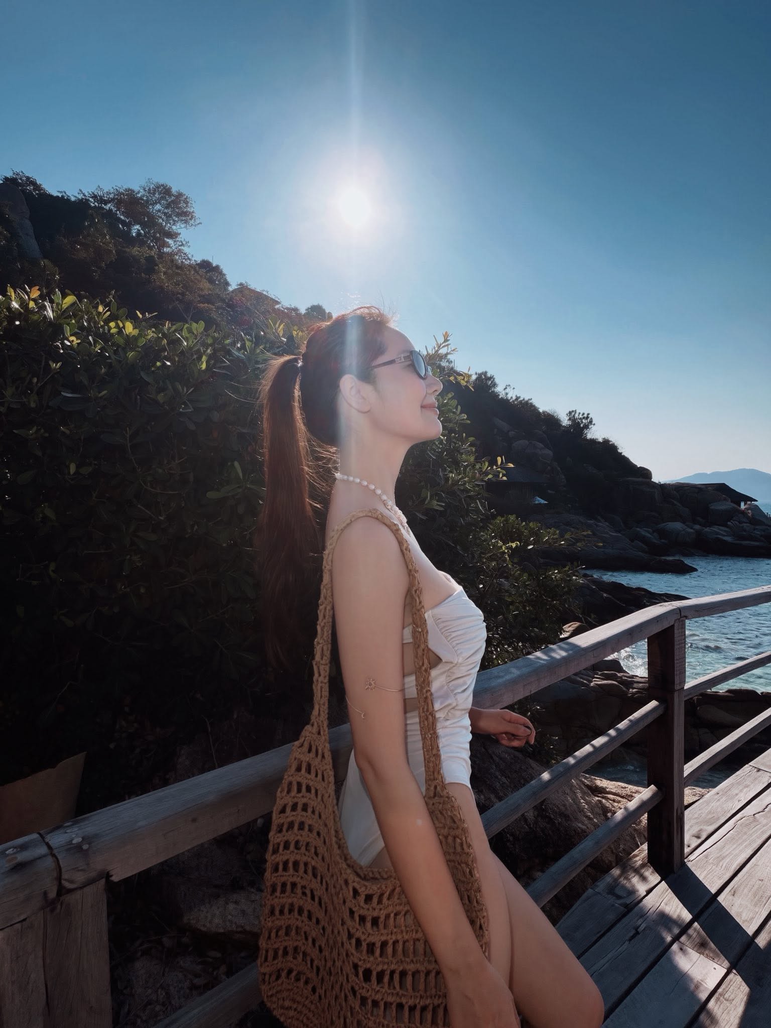 Mỹ nhân 36 tuổi khiến hội gái đôi mươi phải dè chừng mỗi lần đi biển
