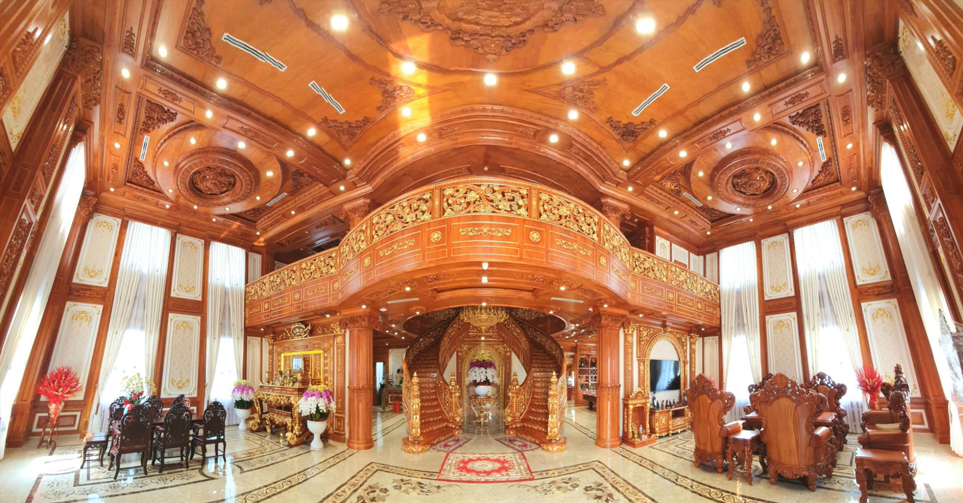 Lâu đài sáng nhất miền Tây