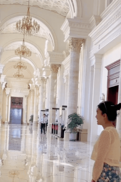 Tỉnh nghèo nhất Trung Quốc nhưng lại có ngôi nhà 9500 tỷ to nhất Trung Quốc