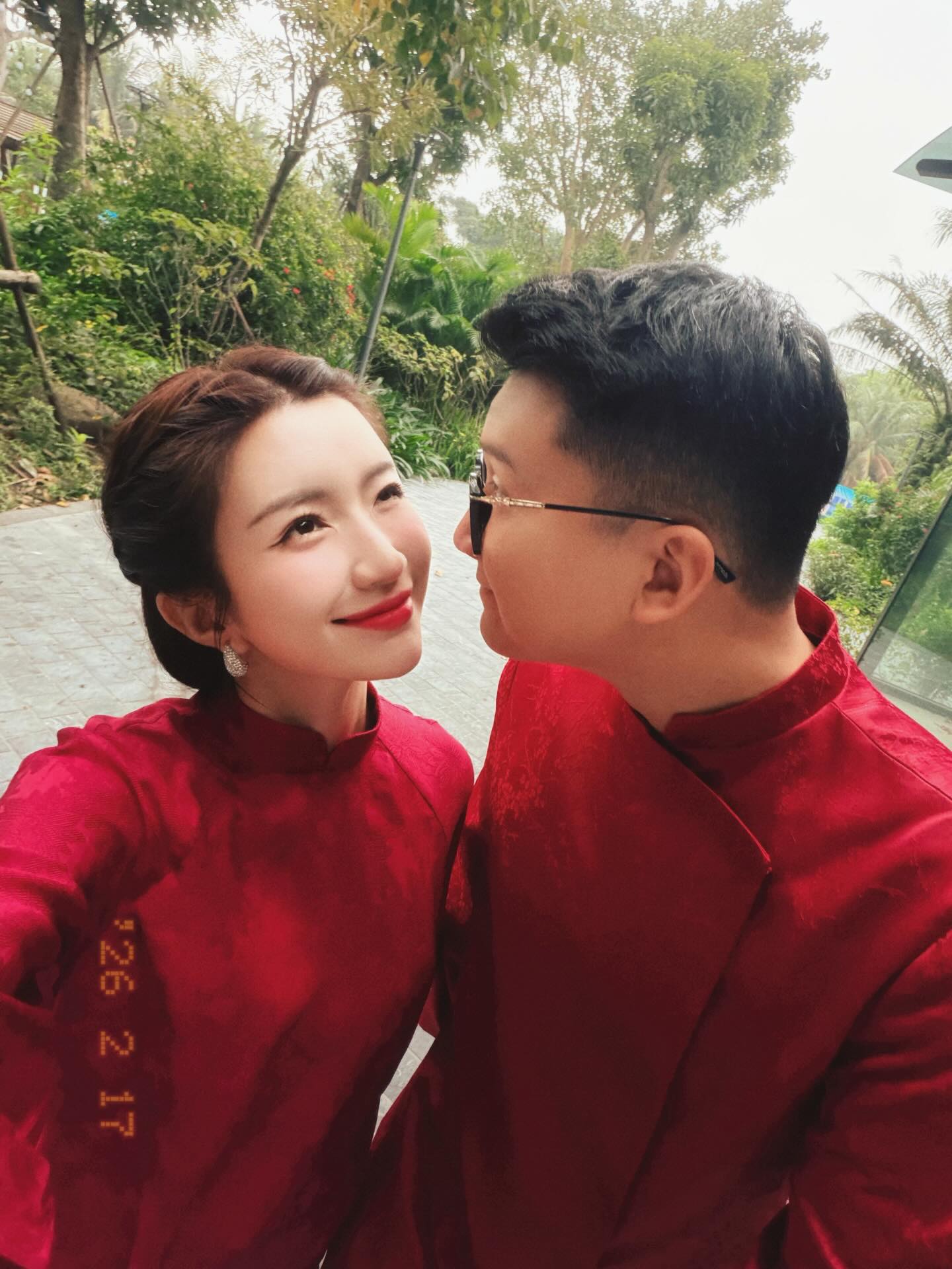 Mỹ nhân VTV được chồng tặng ô tô trong đám cưới: 2 năm sau, nhìn bức ảnh trên du thuyền là rõ tình trạng hôn nhân