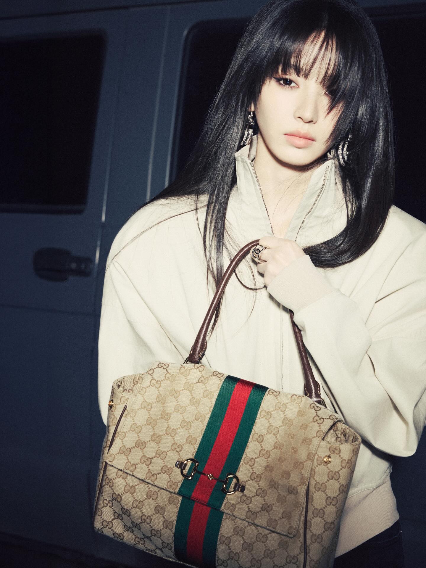 Không nhận ra Điền Hi Vi, qua tay Gucci vòng 1 bỗng