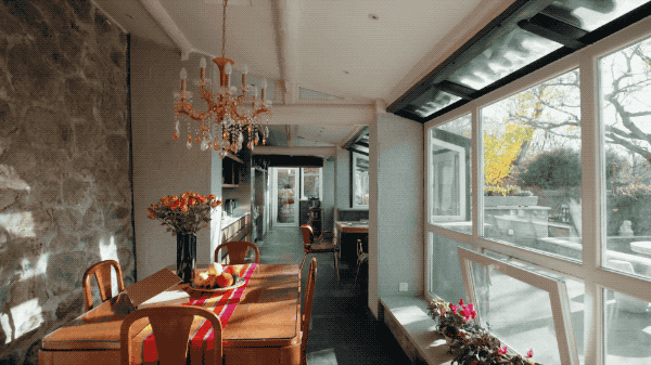 Người đàn ông xây nhà dưới chân Vạn Lý Trường Thành, biến cả ngôi làng thành