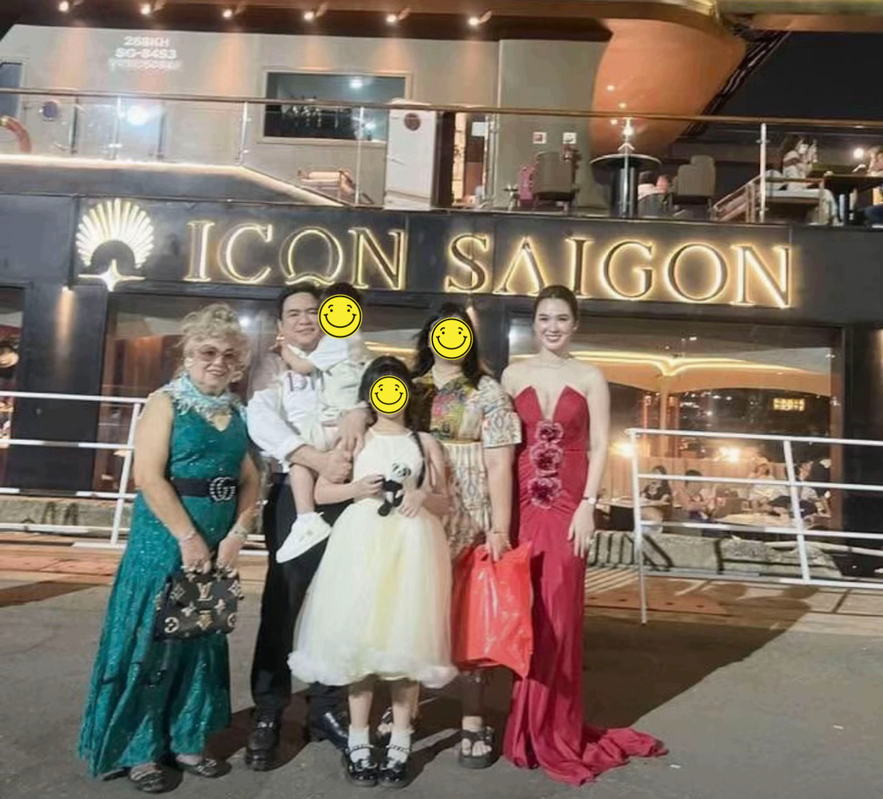 Sinh nhật bác sĩ Chiêm Quốc Thái lại hot: 2 người phụ nữ đặc biệt cùng xuất hiện, Ngọc Loan gây chú ý