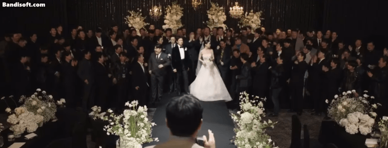 Ji Sung và Ha Yoon Kyung vào vai một cặp vợ chồng giả trong The Apartment Job.