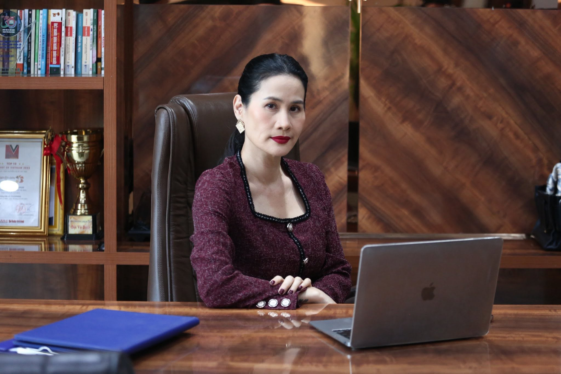 Hiện tại, Thân Thúy Hà vẫn duy trì hoạt động nghệ thuật đều đặn. Ảnh: FBNV