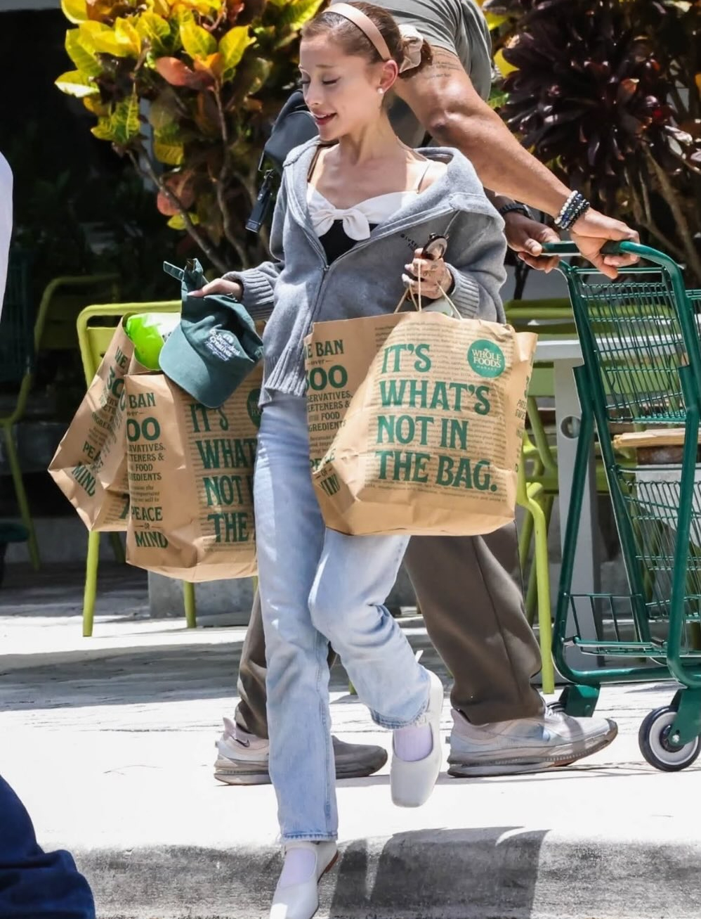 Đây mới là bức hình gốc của Ariana Grande.