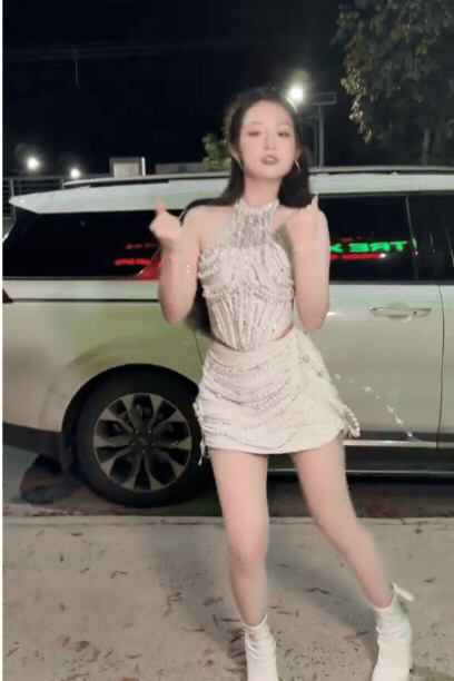 Netizen lắc đầu ngám ngẩm trước hình ảnh này của Bảo Ngọc
