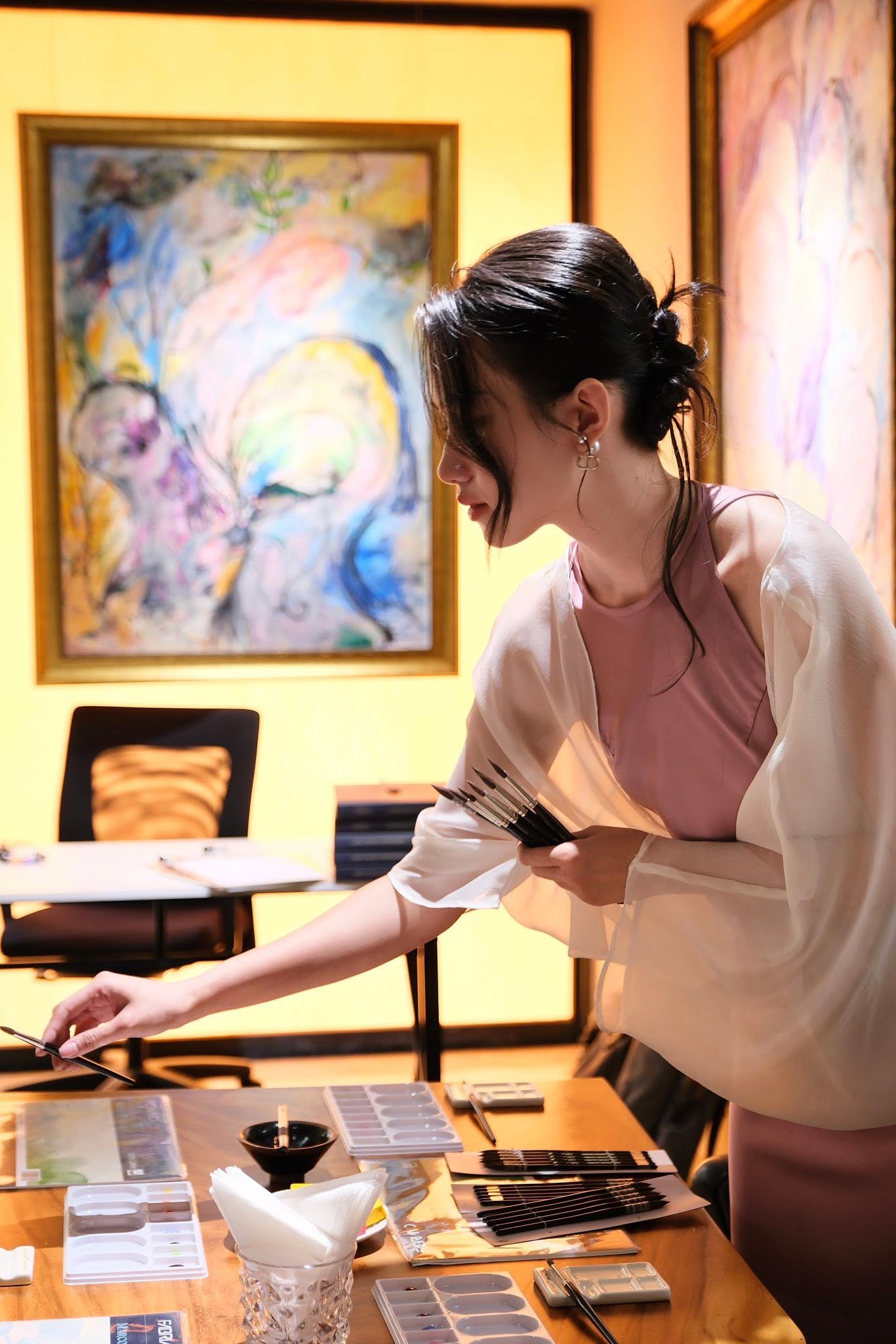 Profile khủng của cô gái được “lão phật gia” Sơn Kim công khai giới thiệu cùng thiếu gia Hoàng Việt
