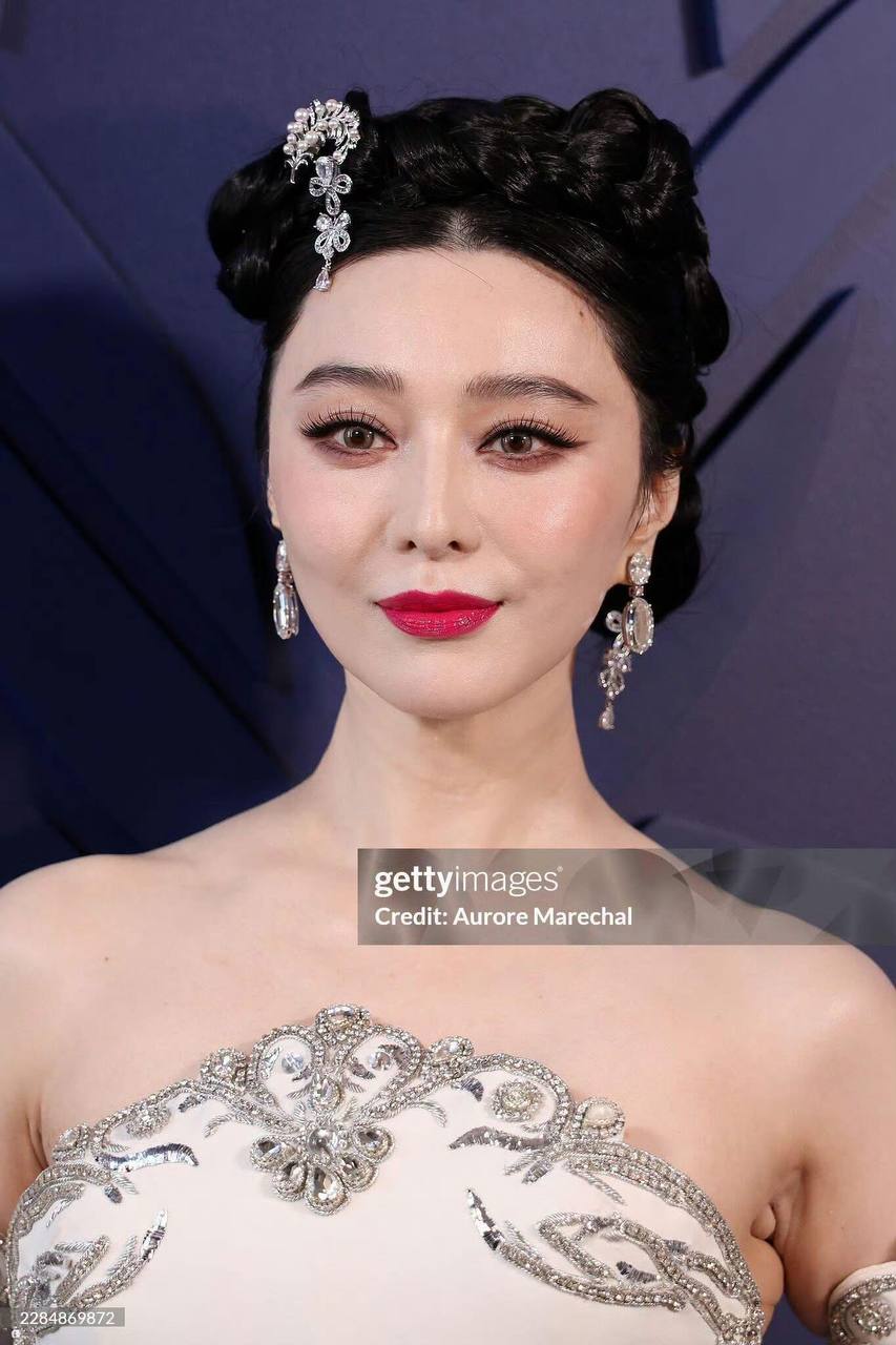 Phạm Băng Băng mặc sến, mất điểm nặng trước Getty Images