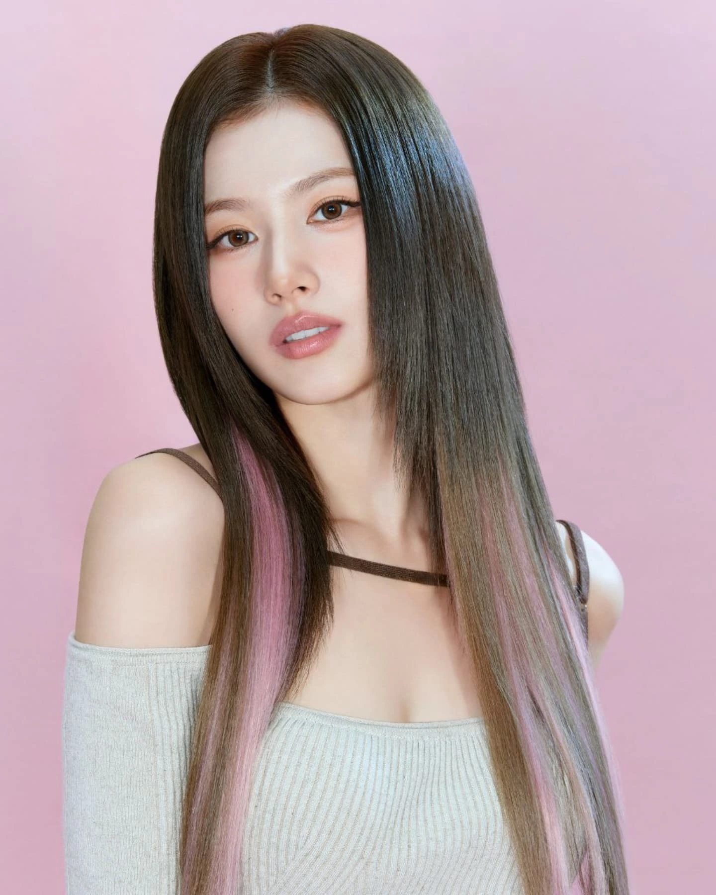 Sana (TWICE) lấn sân diễn xuất khiến showbiz chấn động.