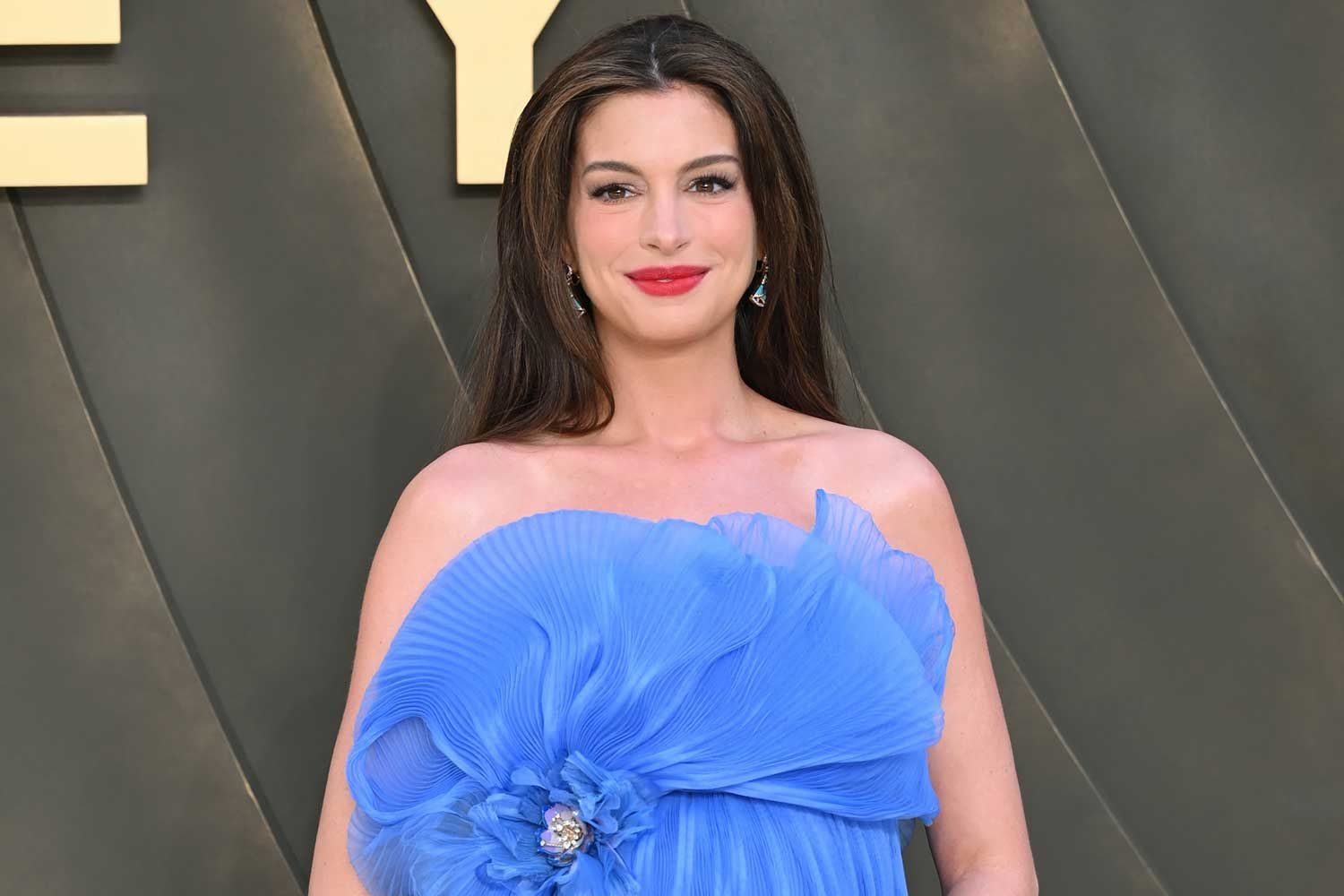 Không còn gì để nói về nhan sắc của Anne Hathaway