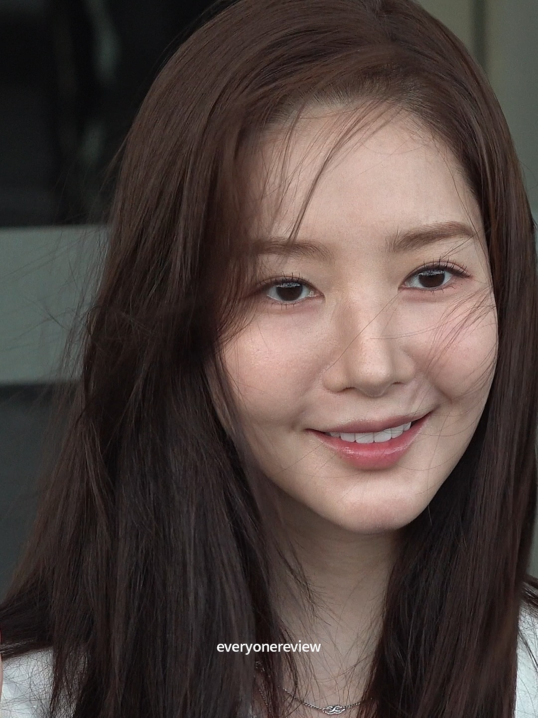 Park Min Young đã làm gì với gương mặt của mình vậy?