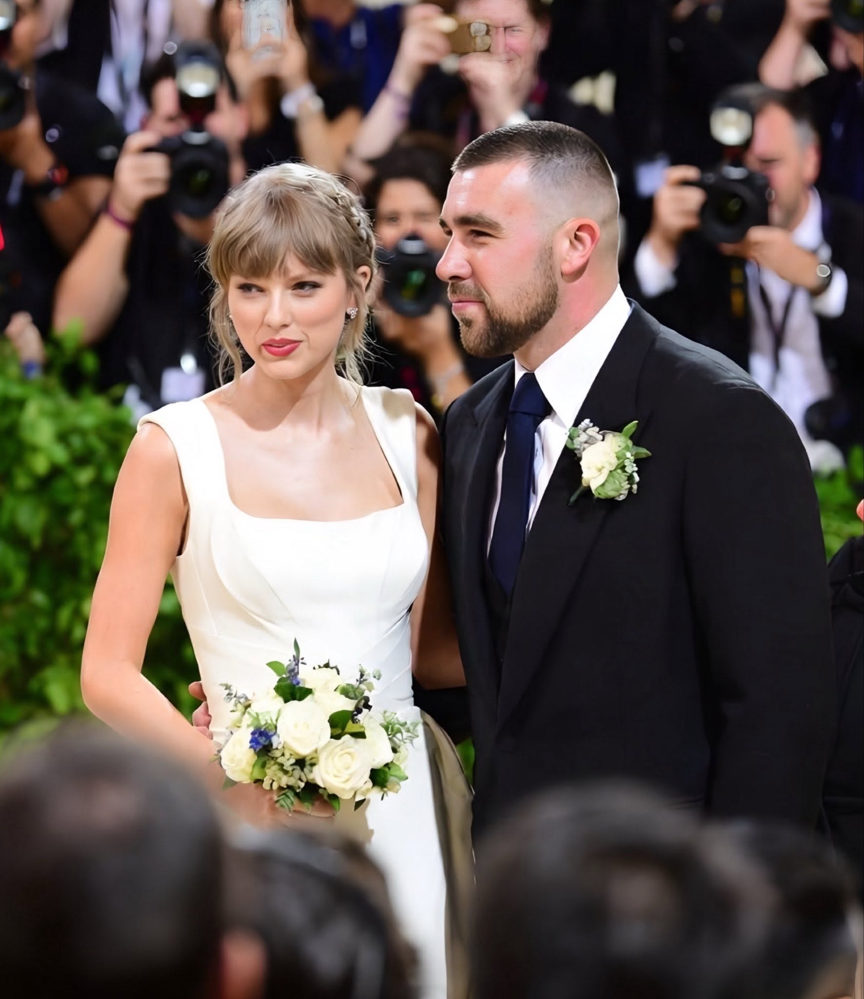 Hôn lễ của Taylor Swift vẫn là đề tài 'nóng' trên các diễn đàn giải trí (Ảnh: Sohu).