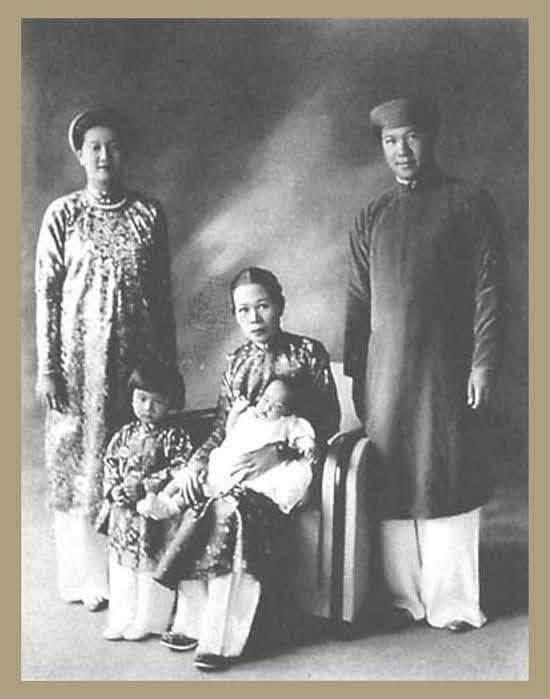Giải mã poster Hoàng Hậu Cuối Cùng: Ánh mắt của Tăng Thanh Hà hé lộ bi kịch, đến con búp bê cũng đầy ẩn ý